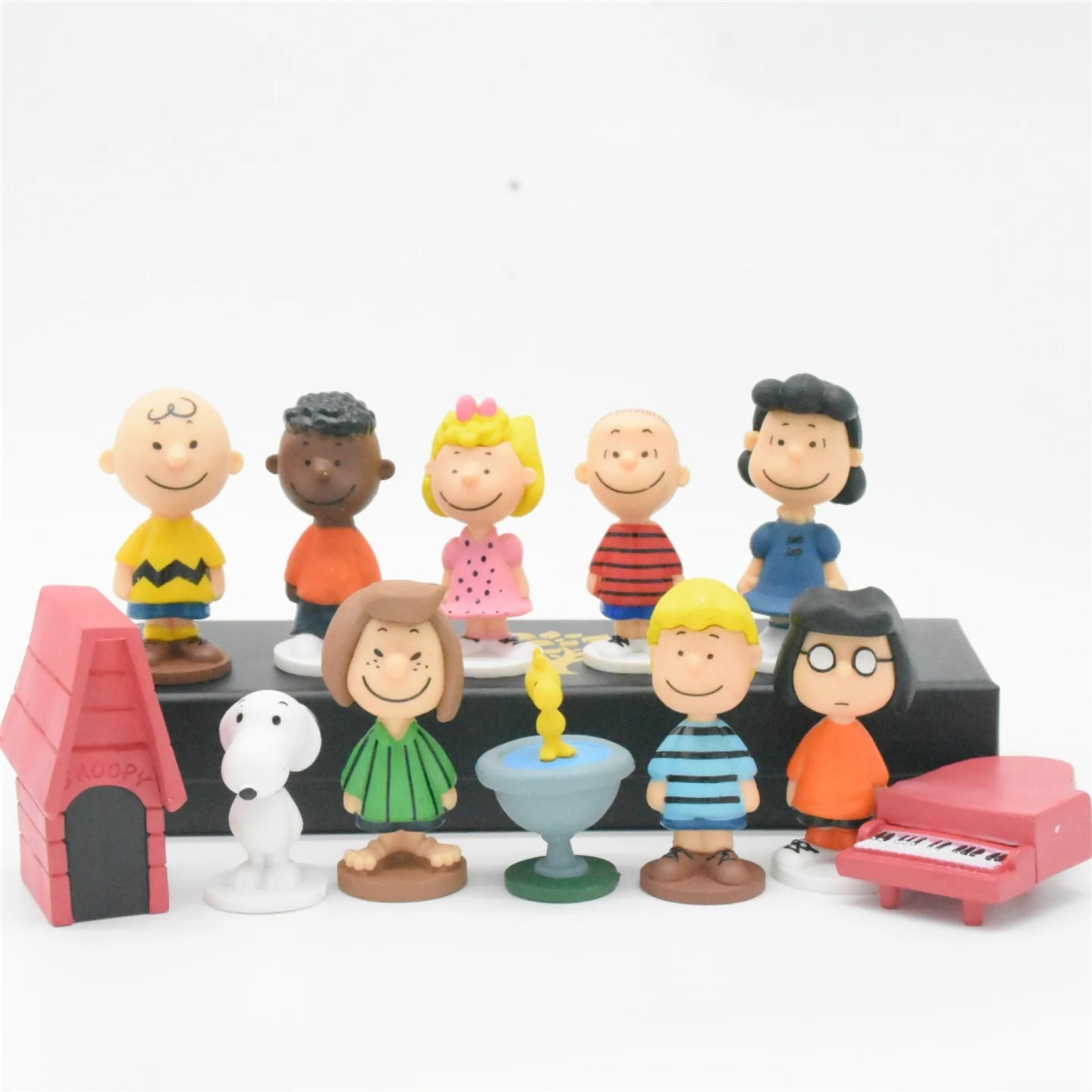 Figurines Charlie Brown Snoopy et leurs Amis