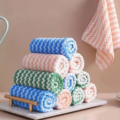 Super absorbent double-sided cleaning cloths