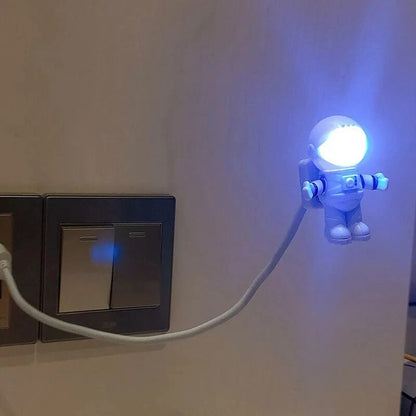 Mini cosmonaut night light 