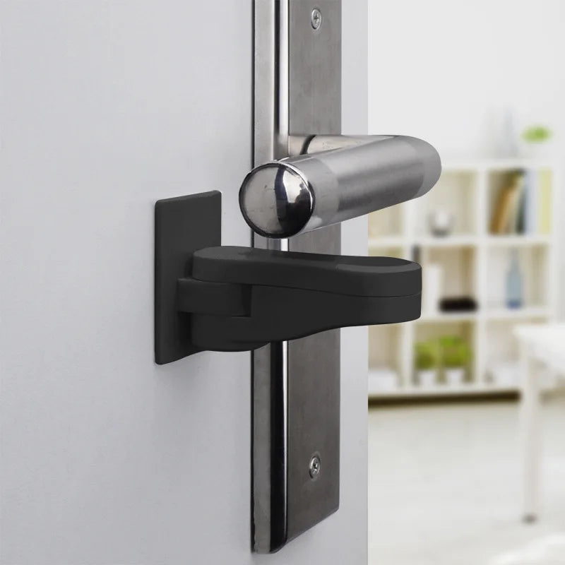 Baby door safety 
